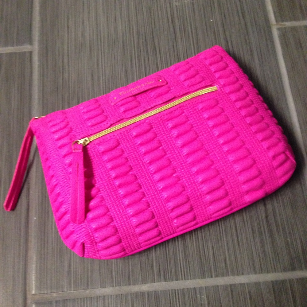 NEW! Elizabeth Arden Cosmetics Bag!